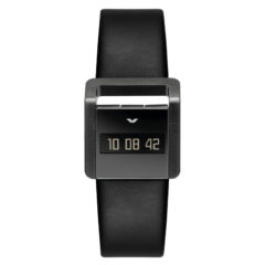 Miss V zwart, model W31L1, met een leren band. Van €720,= voor